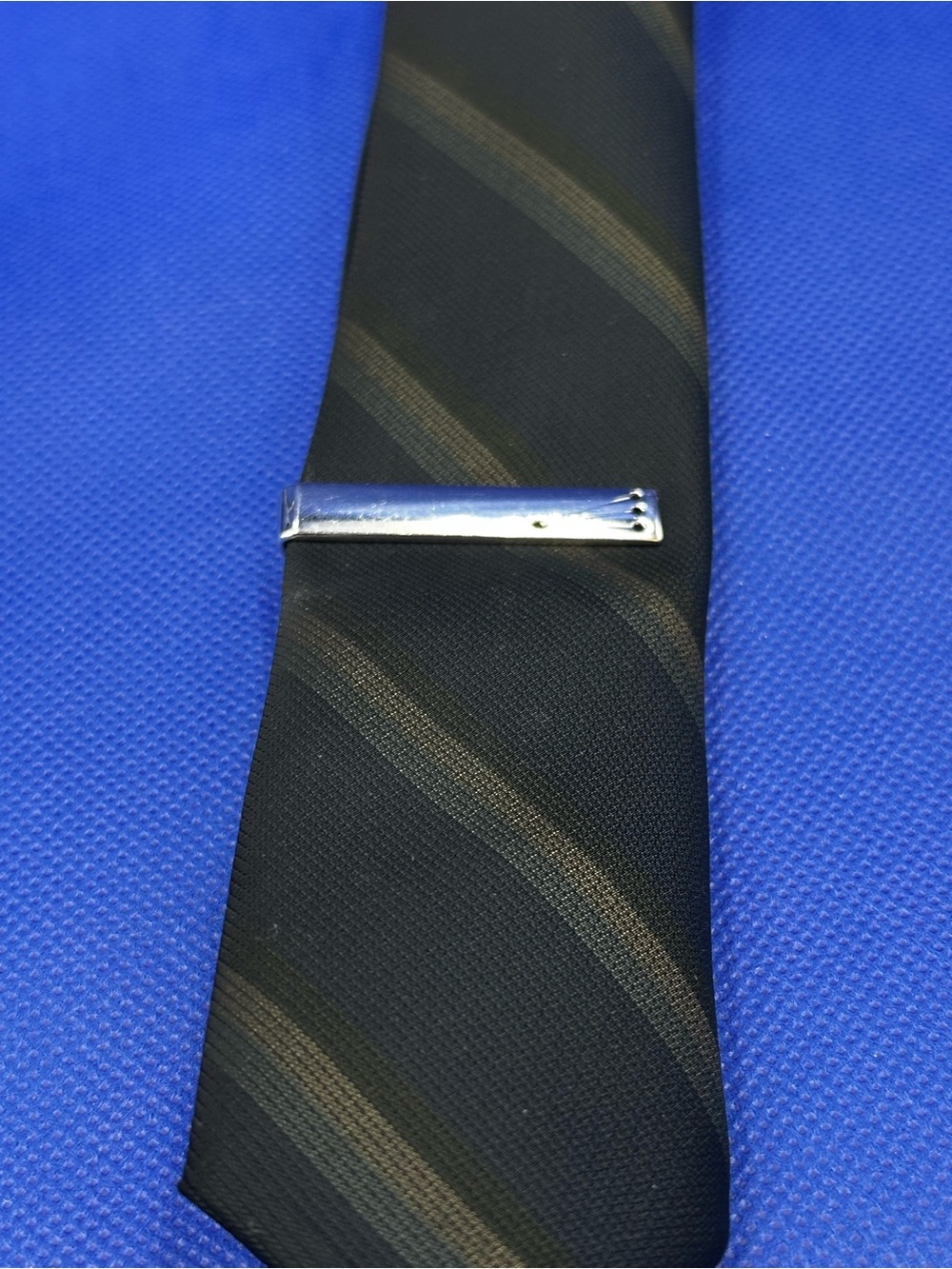 Swank Silver Tone Tie Bar Clip w/Subtle Dotted Accent - MbTSCrR1